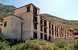 The apartment house of the Tantric College (Sera-Tibet), located just behind (north) of the Tantric College assembly hall. Before 1959 this probably belonged to the Metsang Regional House.